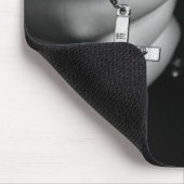 数珠のビーズが付いている手 マウスパッド (コーナー)