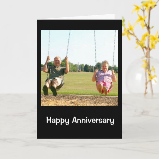 数羽の豚にとって楽しい実在年会 カード (黄色い花)