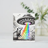 数羽の鳥とUFOを持つオポッサム ポストカード (スタンド正面)