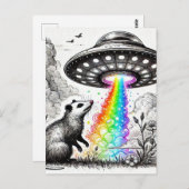 数羽の鳥とUFOを持つオポッサム ポストカード (正面/裏面)