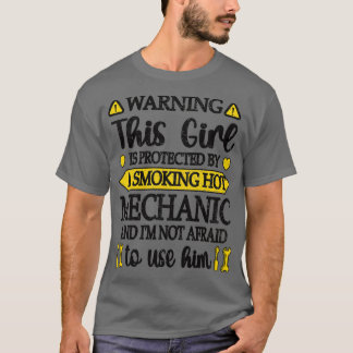 整備士妻誇りを持ったギフト整備士ガールフレンド Tシャツ