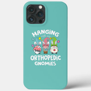 整形おもしろいぶら下がった外科ナースGnomies iPhone 13 Pro Maxケース