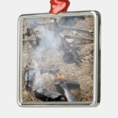 敵の武器の破片が飛び散っクールた メタルオーナメント (左)