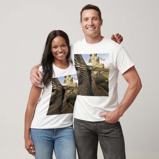 敵の活動のための兵士の斥候 Tシャツ (ユニセックス)