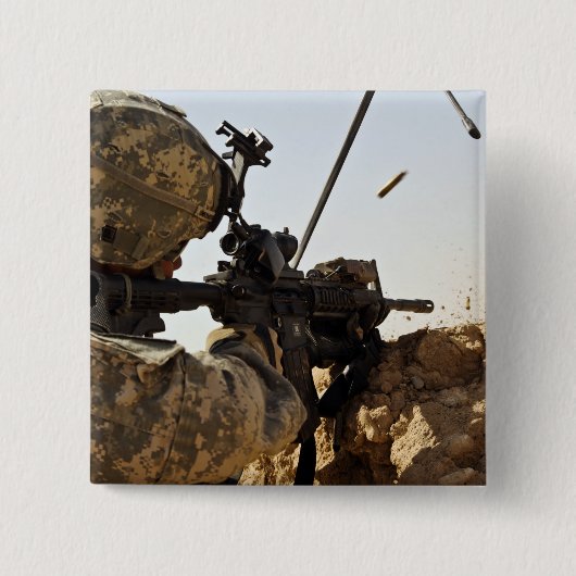 敵軍に従軍する 缶バッジ (正面)