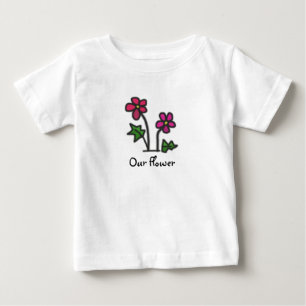 文字との柔らかい花のピンク ベビーTシャツ