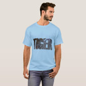 文字の内側に虎のイメージを持つ虎の言葉 Tシャツ (正面フル)