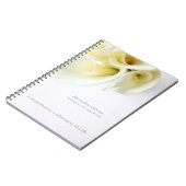 文字の宇宙を持つオランダカイウユリ ノートブック (左側)