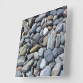 文字の数字及び小石の素朴な正方形の柱時計 スクエア壁時計 (傾斜)