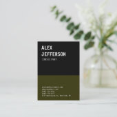 文字はっきりしたブラック茶色がかった緑 名刺 (スタンド正面)