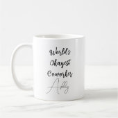 文字カスタムおもしろいユーモア世界のOkayest同僚 コーヒーマグカップ (左)