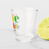 文字カラフル、ドット、およびストライプゲイ写真 ショットグラス (右)