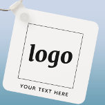 文字シンプル事業付きロゴ キーホルダー<br><div class="desc">このデザインに独自のロゴと文字の選択を追加する。希望の文字もしを削除する。ミニマリストとプロフェッショナル。従業員素晴らしブランディング、または顧客および顧客のプロモーション製品として。</div>