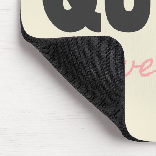 文字デザインなすべてのピンクおよびダークグレーの女王 マウスパッド (コーナー)