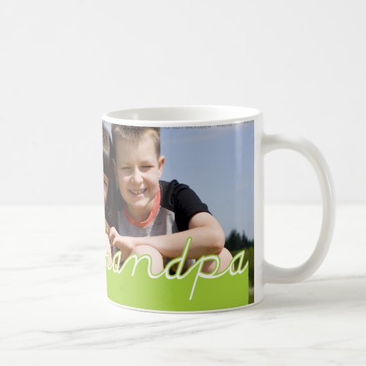 文字デザインな父の日愛祖父の写真の緑 マグカップ (右)
