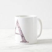 文字ピンクの大理石アルファ記号 |ギリシャ文字 コーヒーマグカップ (正面右)