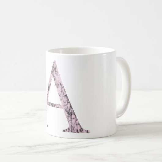文字ピンクの大理石アルファ記号 |ギリシャ文字 コーヒーマグカップ (正面右)
