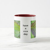 文字付きマグカップ緑色の茶色のシート：良い一日を過ごす" マグカップ (中央)