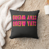 文字風変わりピンク クッション (ブランケット)