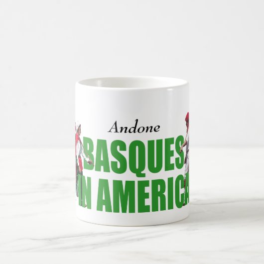 文字、アメリカのロゴのモダンなバスク人を個人化して下さい: コーヒーマグカップ (中央)