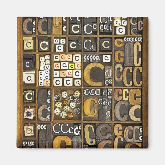 文字C マグネット (正面)