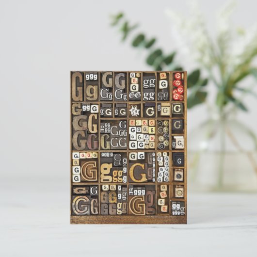 文字G ポストカード (スタンド正面)