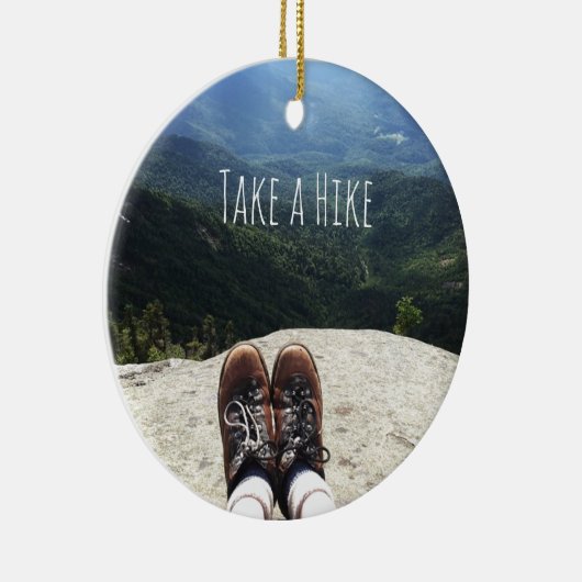 文字IIが付いている世界の上のハイキング セラミックオーナメント (右)