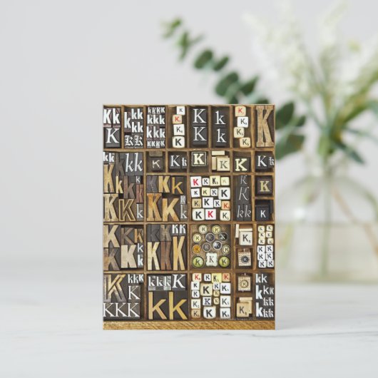 文字K ポストカード (スタンド正面)