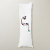 文字'LAMED' ボディピロー (正面縦)