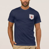 文字O -イニシャル名アルファベットポケット離れ側 Tシャツ (正面)