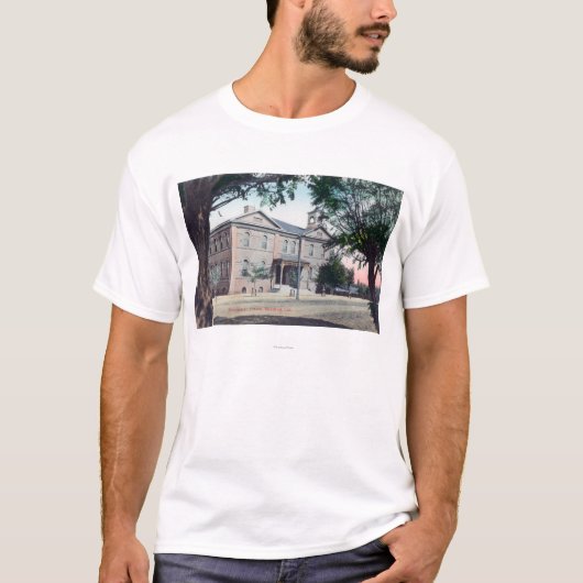 文法SchoolRedding、カリフォルニアの外観 Tシャツ (正面)
