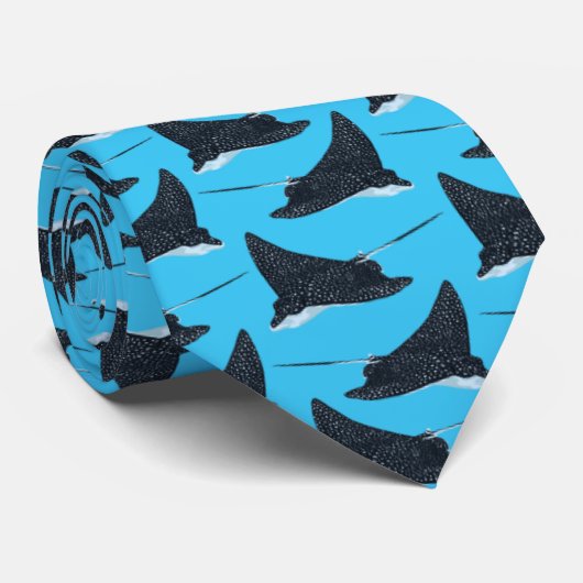 斑点を付けられたトビエイのタイ ネクタイ (ロール)