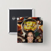 料理ウィズカマラ 缶バッジ (正面&裏面)