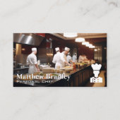 料理人がキッチンで食べ物を準備する 名刺 (正面)