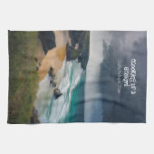 料理嵐を吹き抜けるムーディーズビーチティール（緑がかった色）海 キッチンタオル (横)