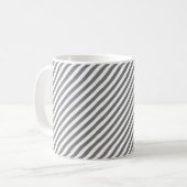 斜めのグレーとホワイトのストライプ柄 コーヒーマグカップ (正面左)
