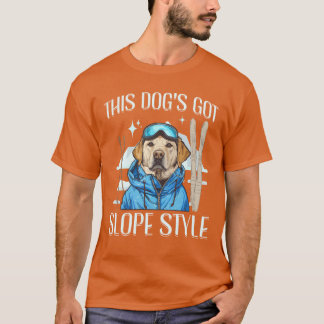斜面スタイルがクールなスキー犬のレトロなフレーズ Tシャツ