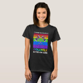 斧で激しく振る LGBT Tシャツ (正面フル)