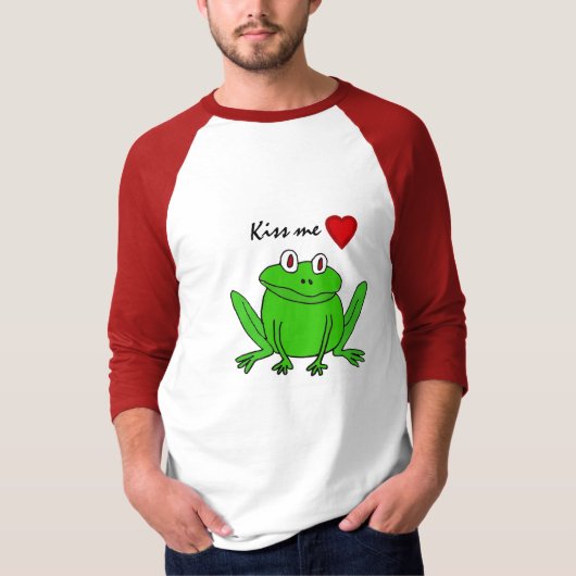 斧は私にカエルのワイシャツ接吻します Tシャツ (正面)