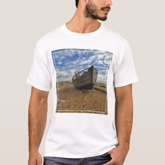 断念された木の漁船| Dungeness Tシャツ (正面)