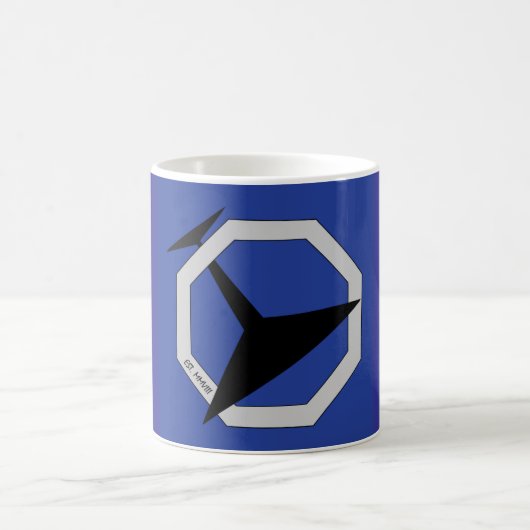 断念の旗のロゴのコーヒー・マグ コーヒーマグカップ (中央)