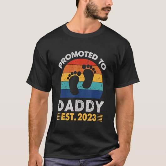 新おもしろいしいDaddy First TのためにDaddy 2023に昇進 Tシャツ (正面)