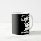 新しいエラ得ーの進行状況のコーディング コーヒーマグカップ (正面右)