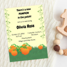 新しいカボチャがパッチに入っている