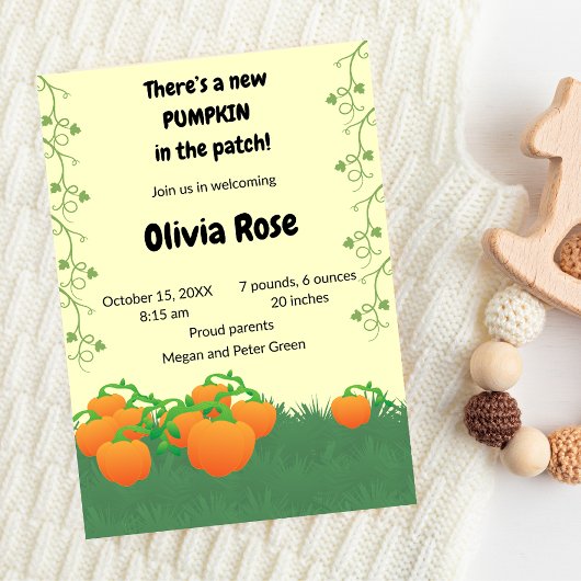 新しいカボチャがパッチに入っている 招待状