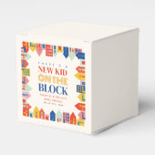 新しいキッズオンザブロックハウスニュートラル赤ちゃんシャワー フェイバーボックス (正面サイド)