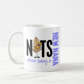 新しいナナがあることについての1つの青ナット コーヒーマグカップ (左)