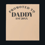 新しいパパのサプライズユニークギフトに昇進 ノートパッド<br><div class="desc">Addy New Daddy Sublazine Gift Notepadにユニーク昇格すべての文字は好きなようにパーソナライズするために編集できる！</div>
