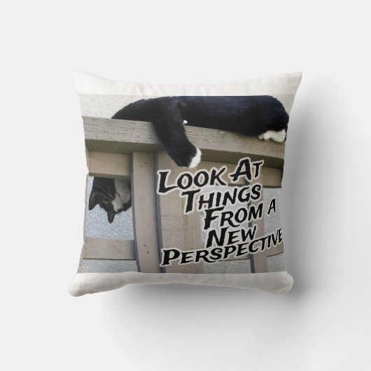 新しいパースペクティブ勇気付けられる猫フォトアート クッション (裏面)