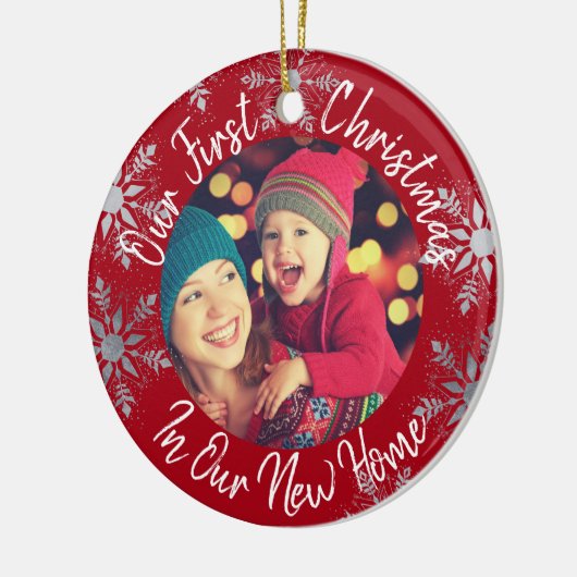 新しいホームの初めてのクリスマスと写真 – 赤 セラミックオーナメント (左)